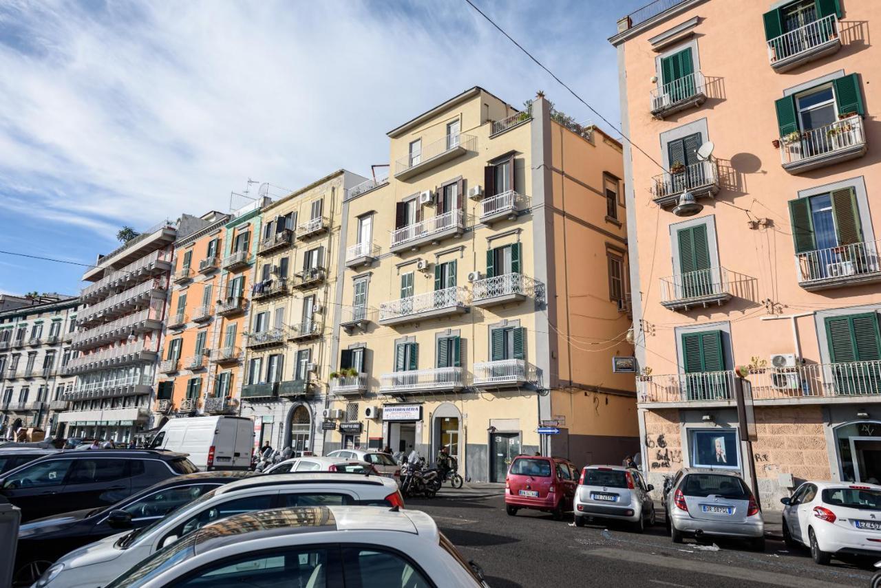 Ferienwohnung Riviera Di Chiaia 155 Neapel Exterior foto